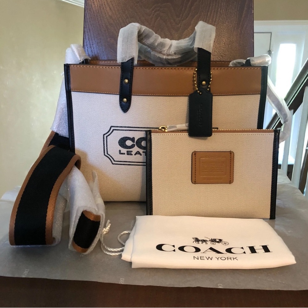 Coach Field Tote Leatherware NEW WITH TAG
COMES WITH POUCH, STRAP AND DUST BAG - Picture 2 of 13